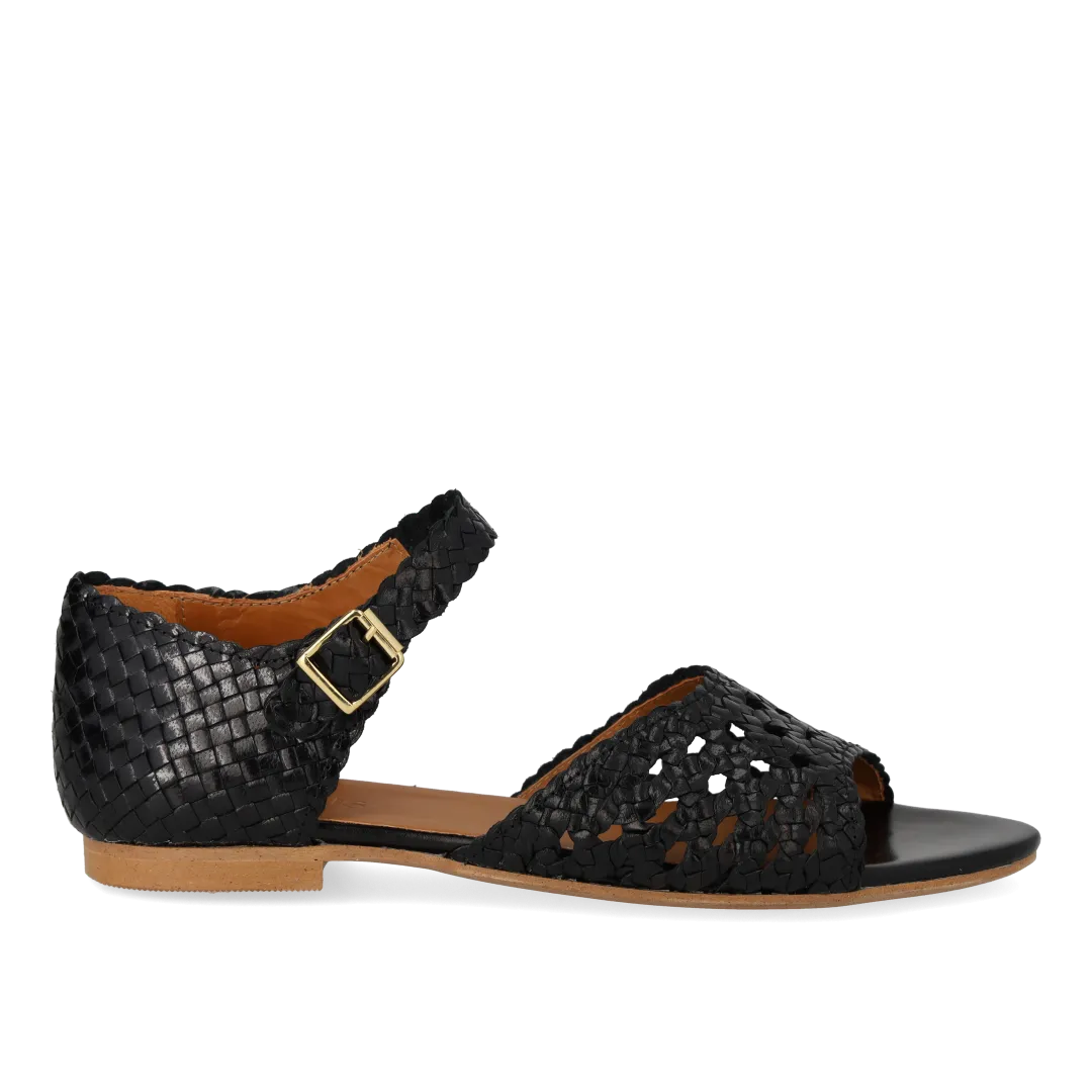 Hand-braided sandal with lace pattern detail
