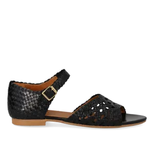 Hand-braided sandal with lace pattern detail