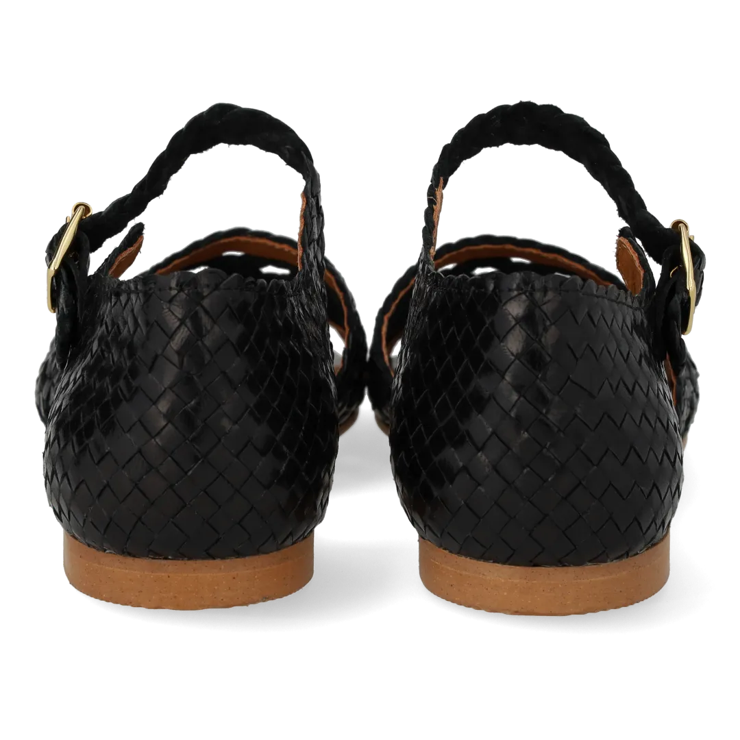 Hand-braided sandal with lace pattern detail