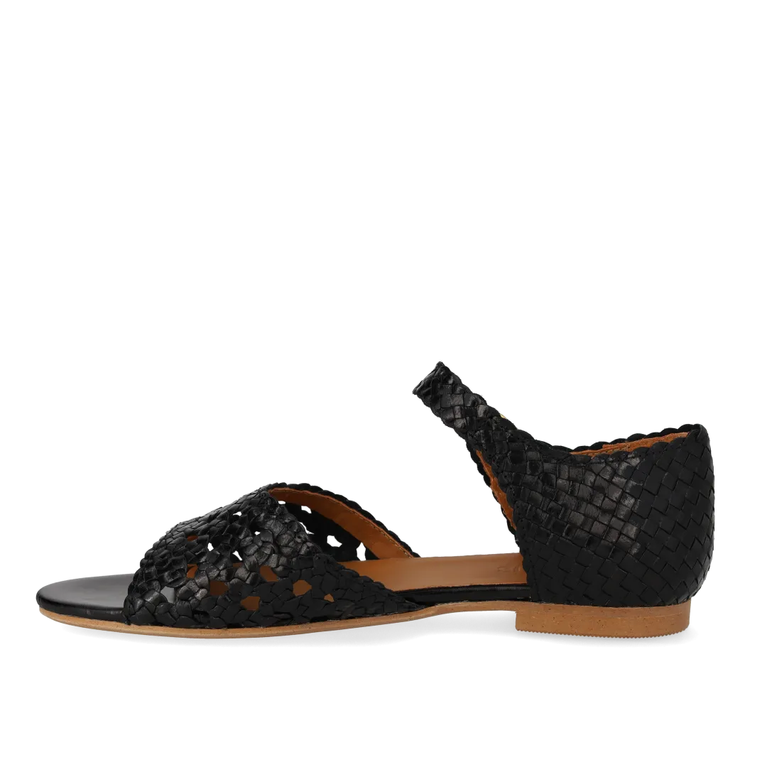 Hand-braided sandal with lace pattern detail