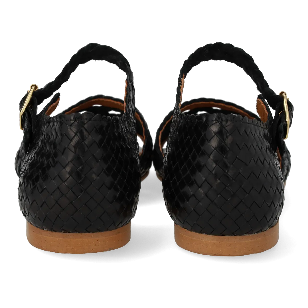 Hand-braided sandal with lace pattern detail