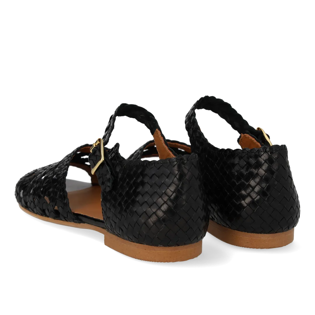 Hand-braided sandal with lace pattern detail