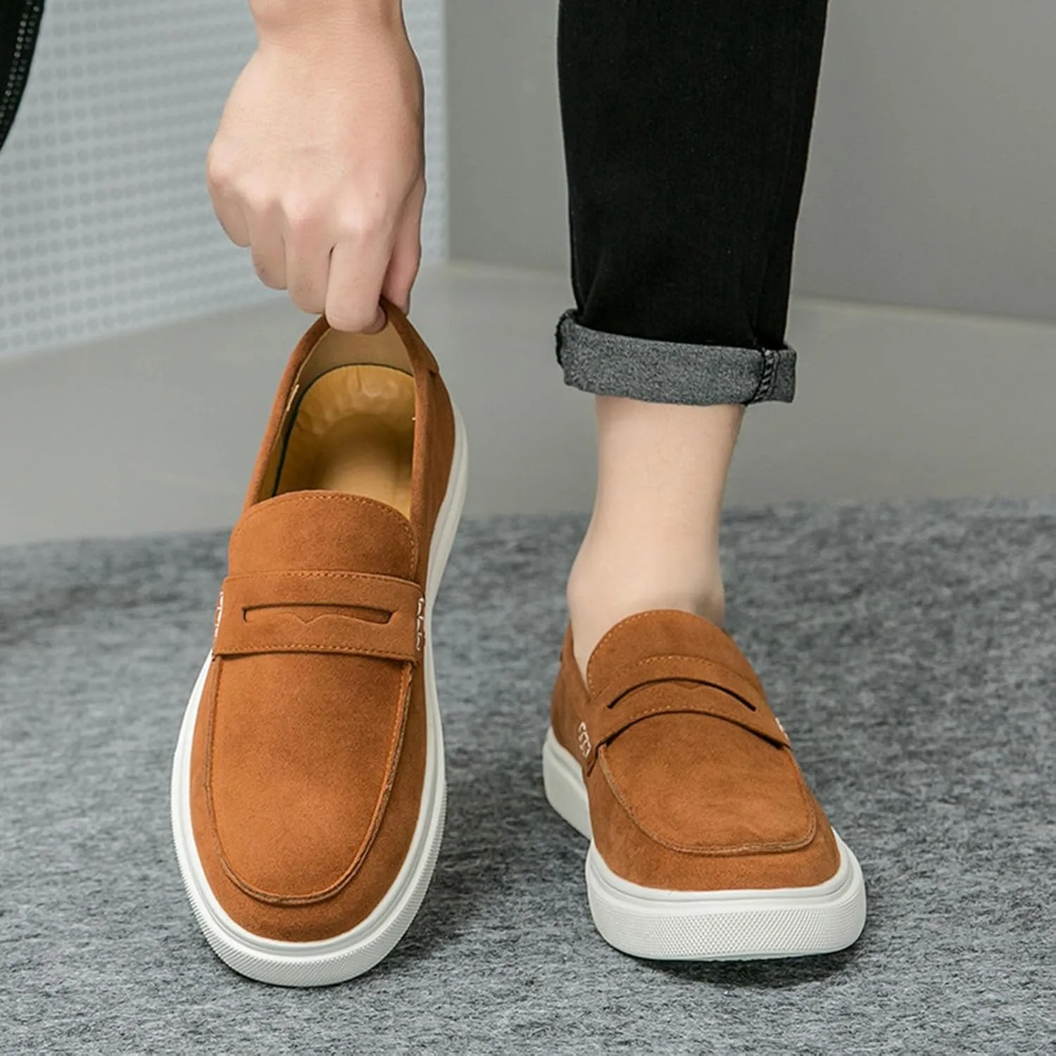 Men's Fashionable Business Anti Suede Loafers Retro Comfortable Suede Lightweight and Breathable Casual Boat Shoes
