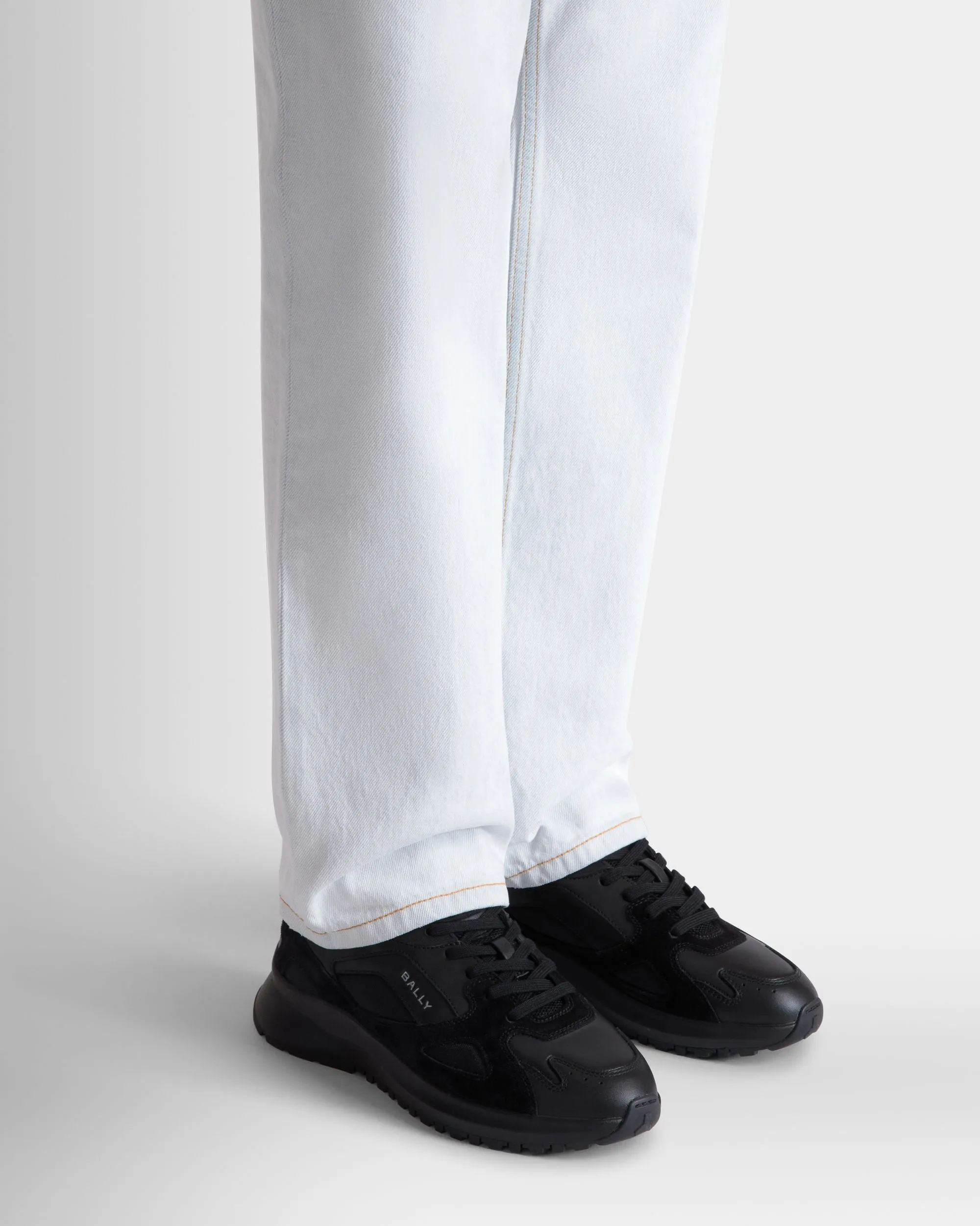 Outline Sneaker in Black Leather and Nylon