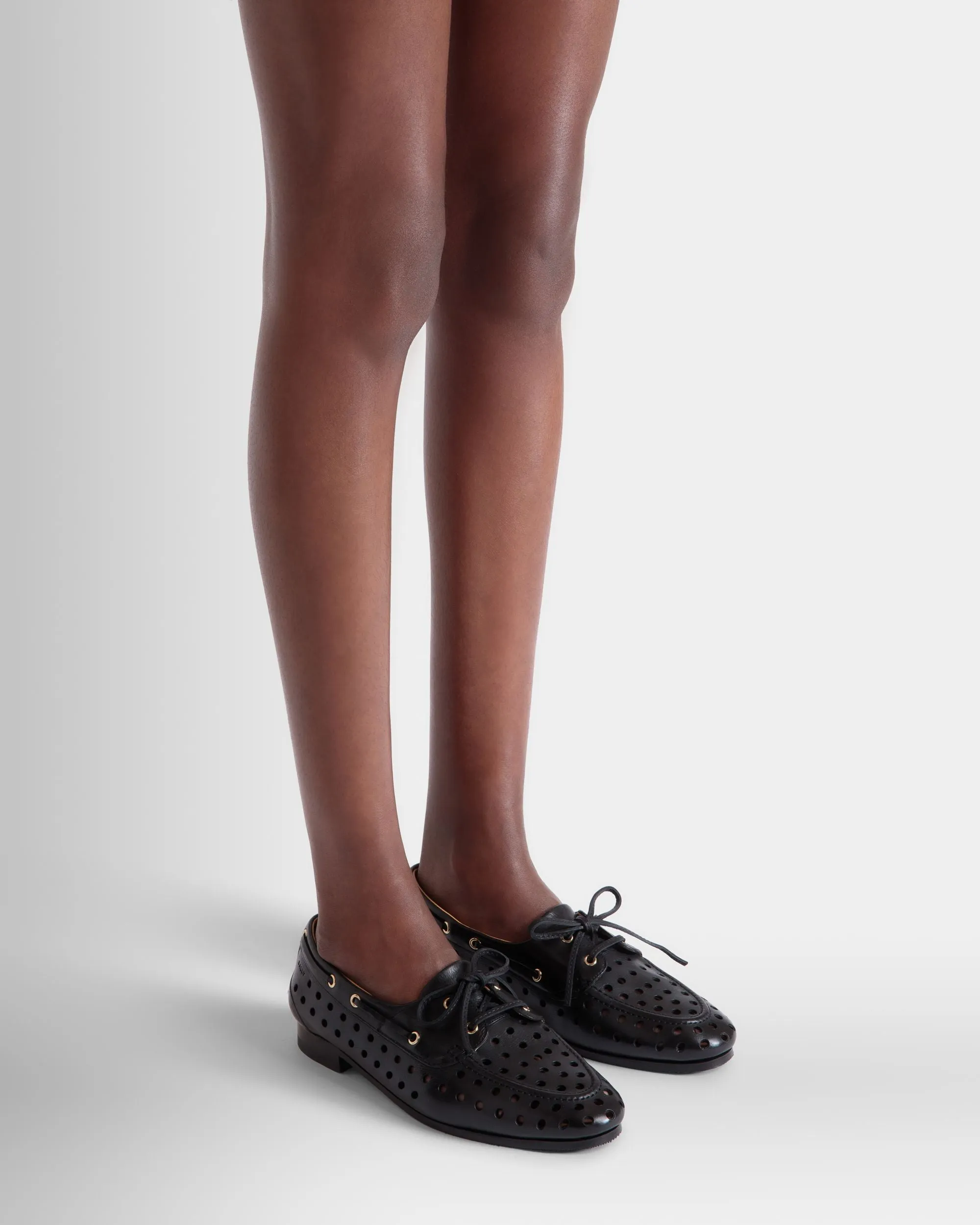 Plume Moccasin in Black Leather
