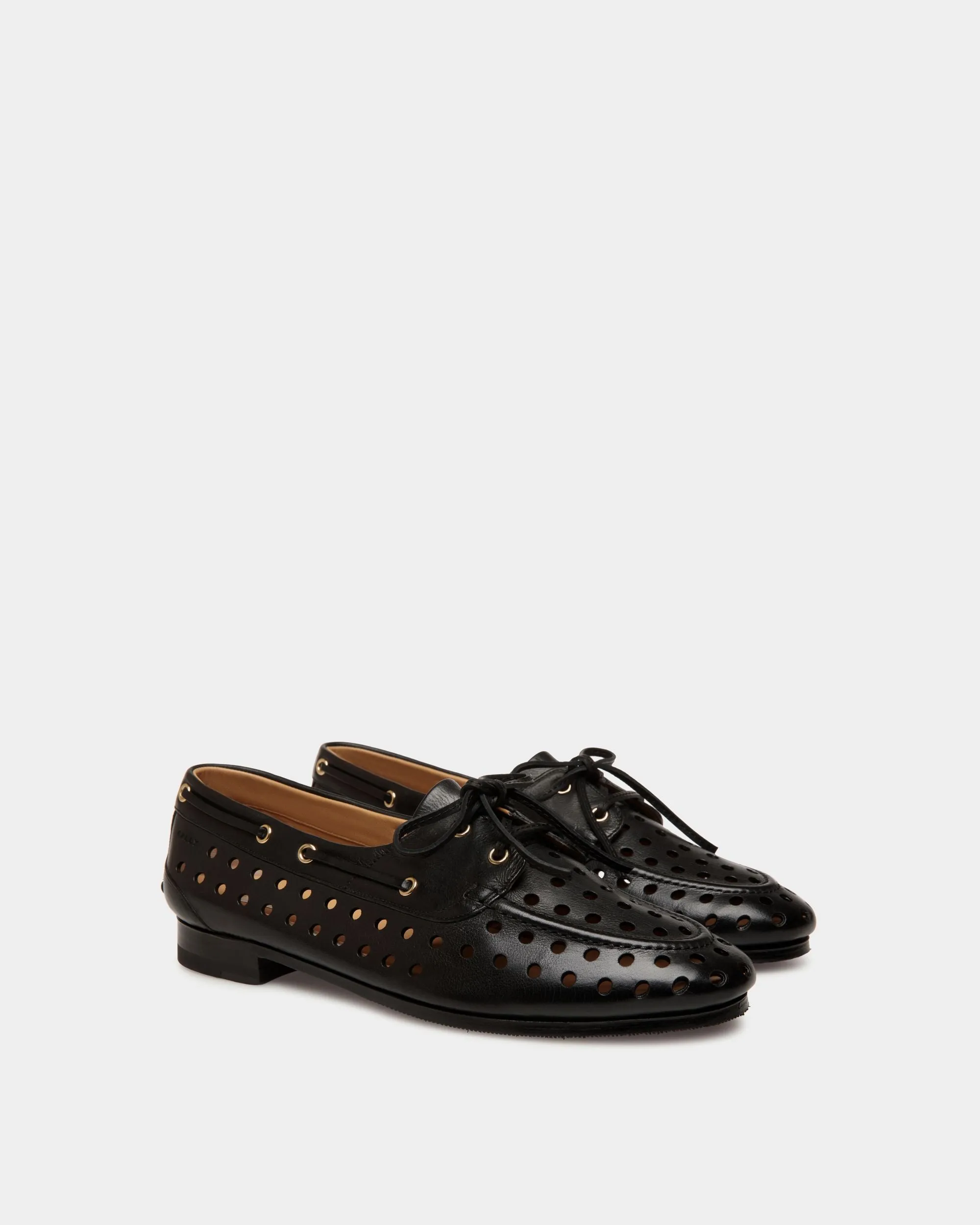 Plume Moccasin in Black Leather